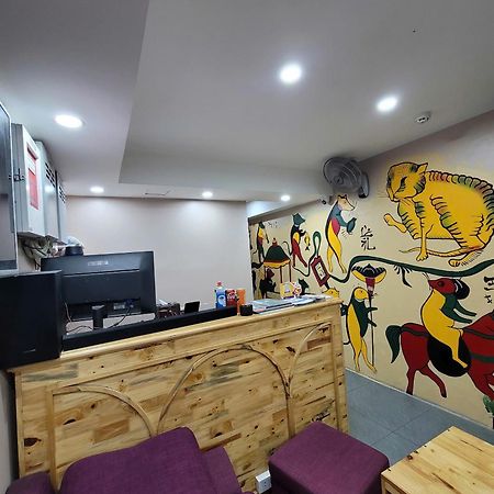 Fortune Homestay Hanoi Buitenkant foto